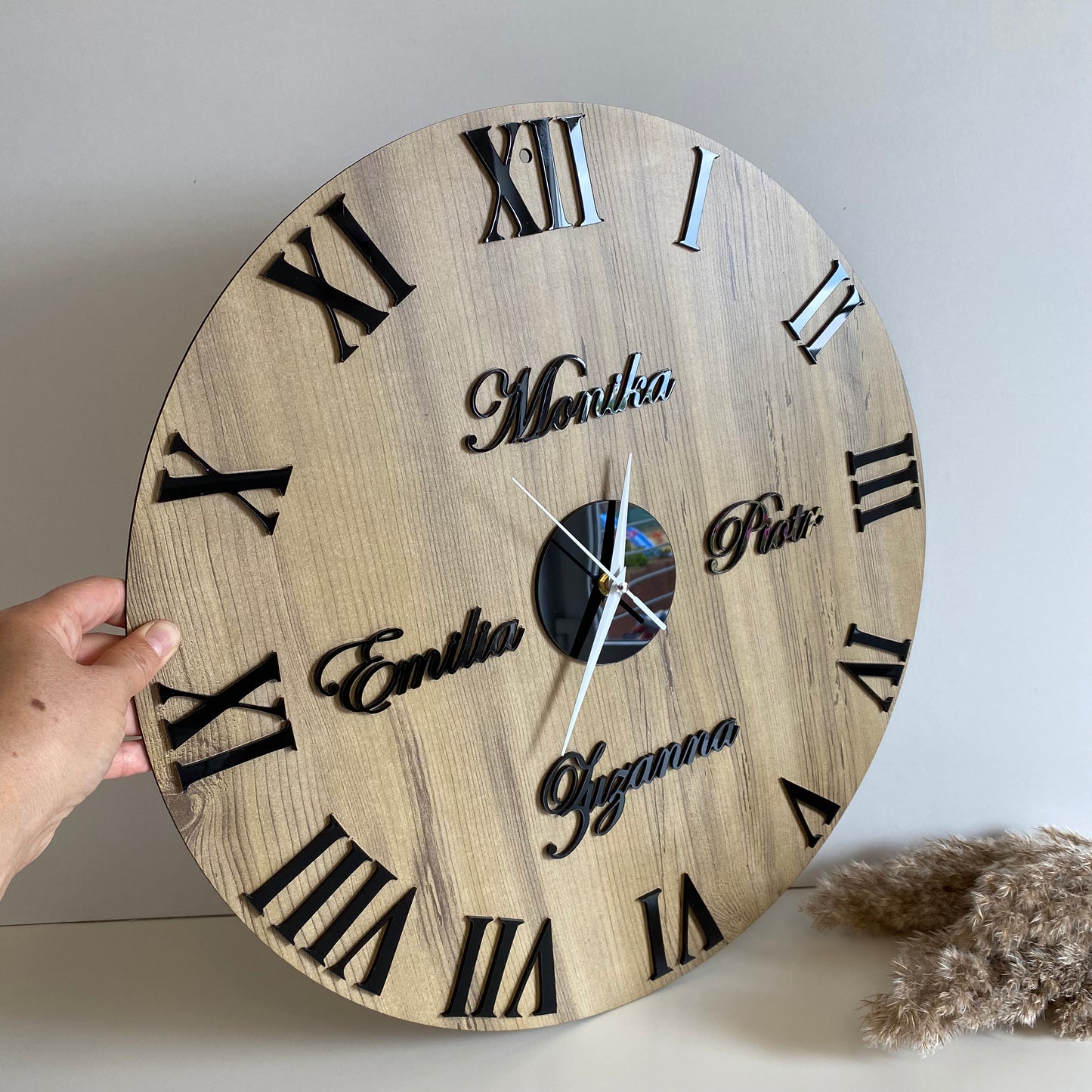 Wanduhr Holz - Römische Zahlen - Personalisiert